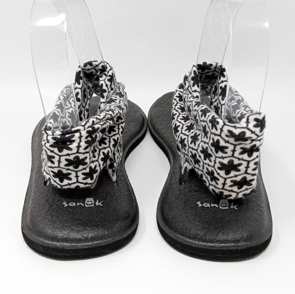 Sanuk Yoga Mat Sandals, white/black flower print, Women’s Size US 7 - Picture 7 of 10